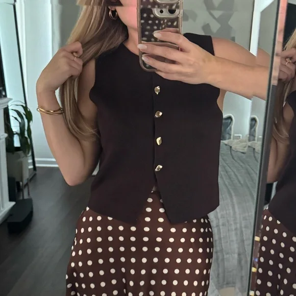 Old Money Solid Brown Sleeveless Button Down Top with Gold Buttons - Picture 1 of 8